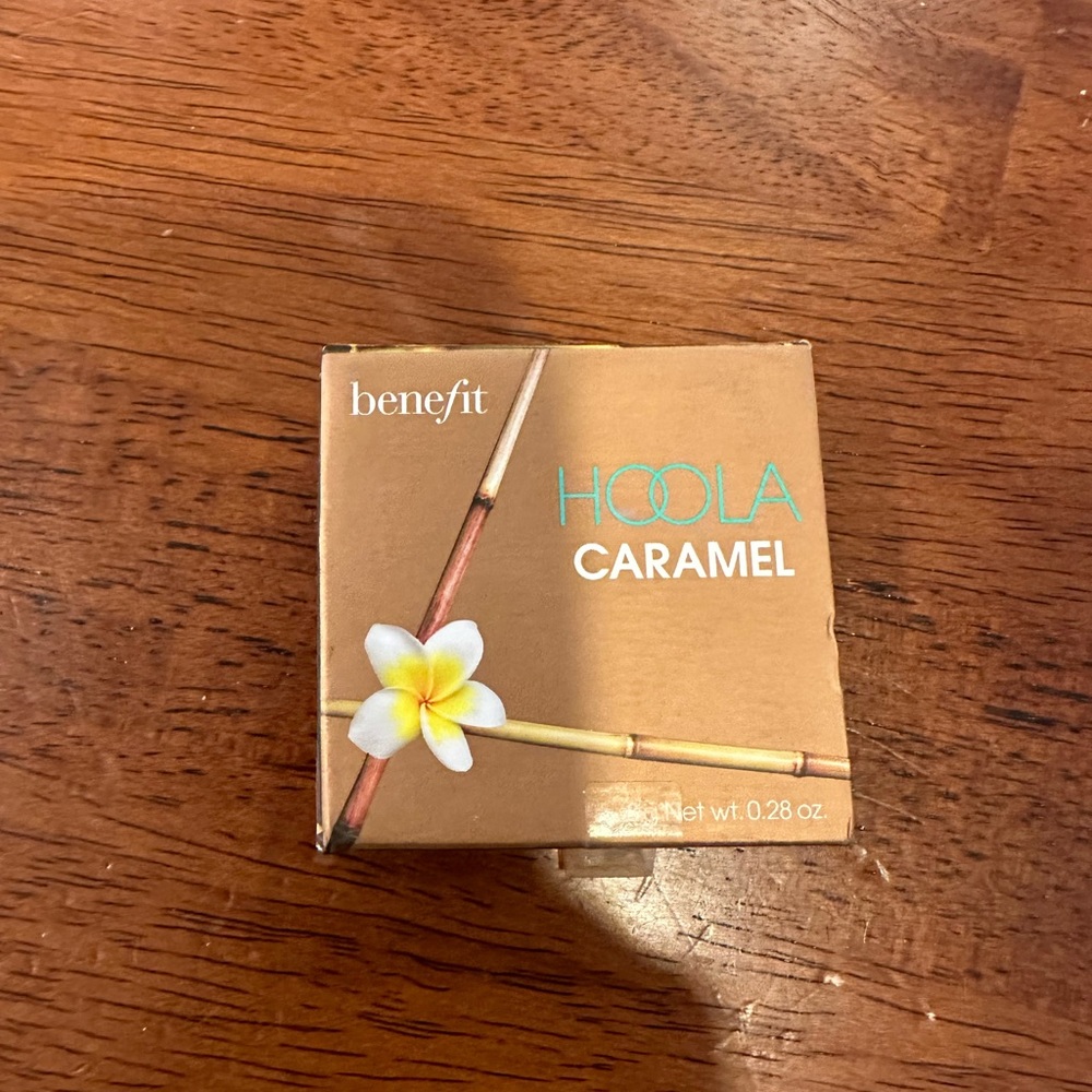 HOOLA CARAMEL BRONZER